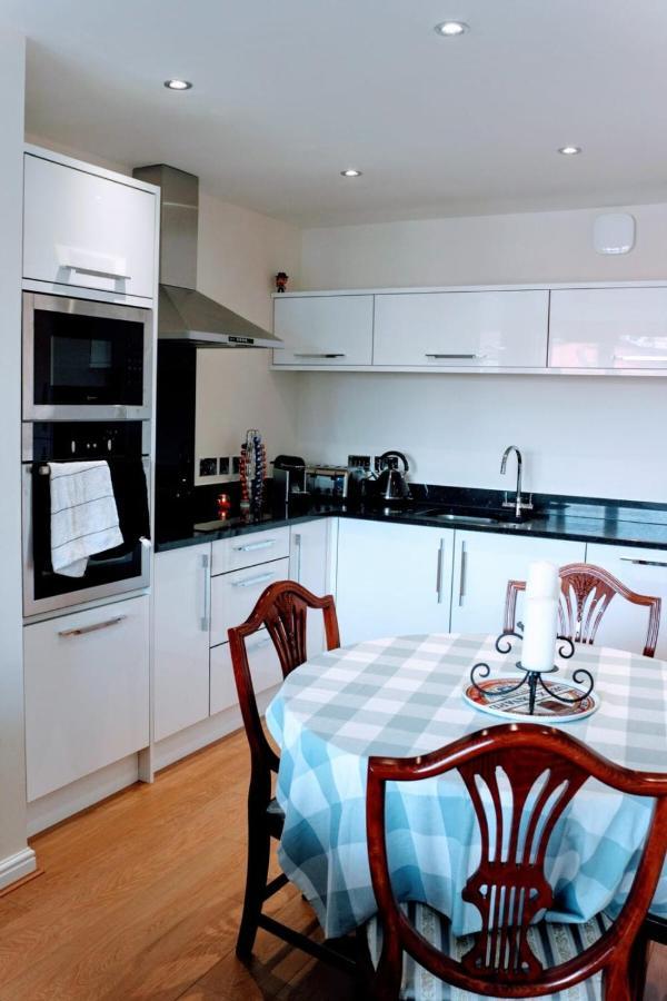 Modern Apartment In Edinburgh Exterior photo